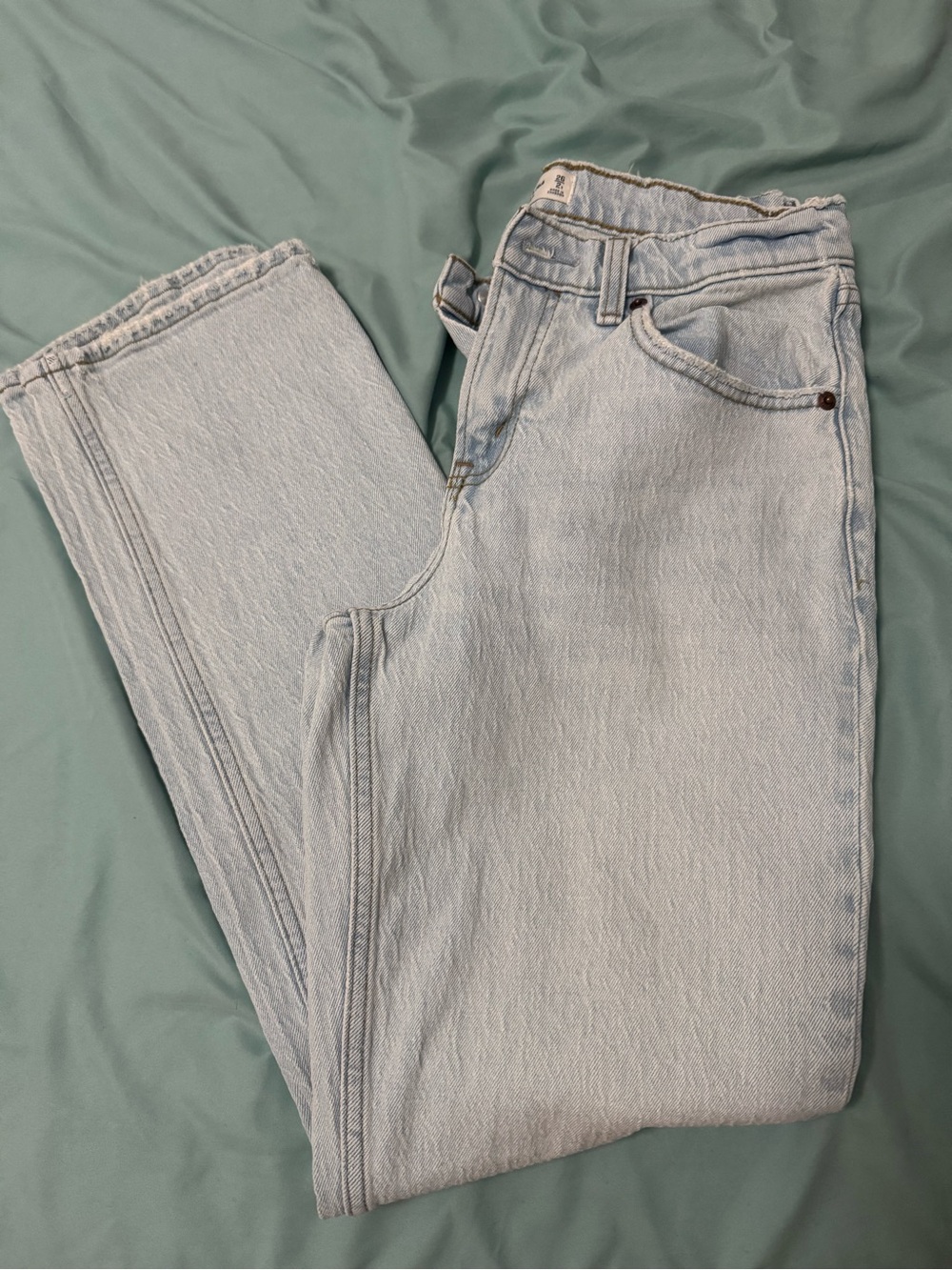 Abercrombie & Fitch The 90s Straight Mid Rise